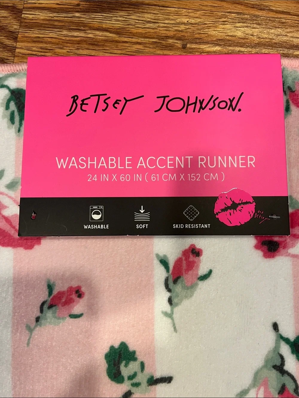 Betsey Johnson washable accent runner